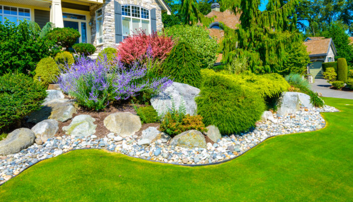 8 Simple Front Yard Landscaping Ideas