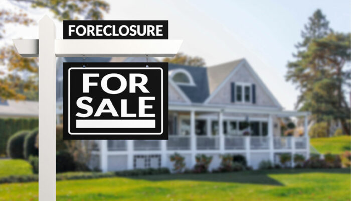 Pros and Cons of Buying Foreclosed Homes