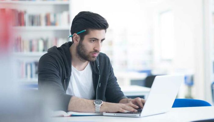 4 Benefits of Taking Online English Classes