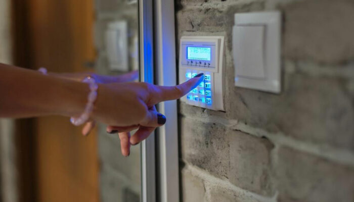 4 popular home security systems according to consumer reviews