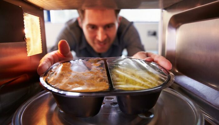 5 Popular Microwave Ovens To Cook Quick Meals