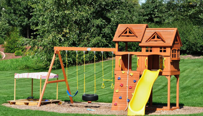 5 factors to consider when you buy outdoor playsets for your kids