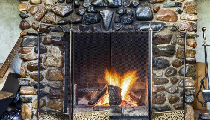 5 safety tips for a fireplace at home