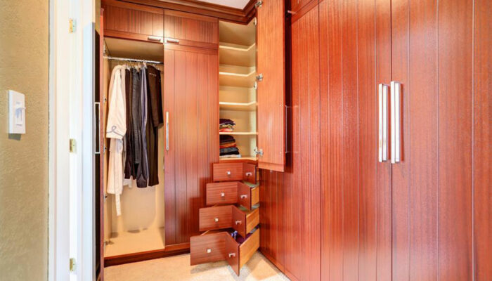 5 tips to choose the right bedroom closet system