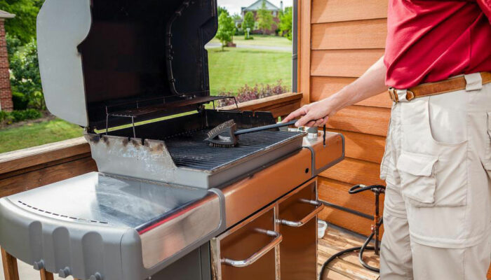 7 ways to keep the charcoal grill clean