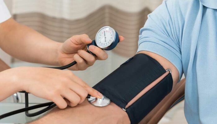 10 Ways to Control High Blood Pressure