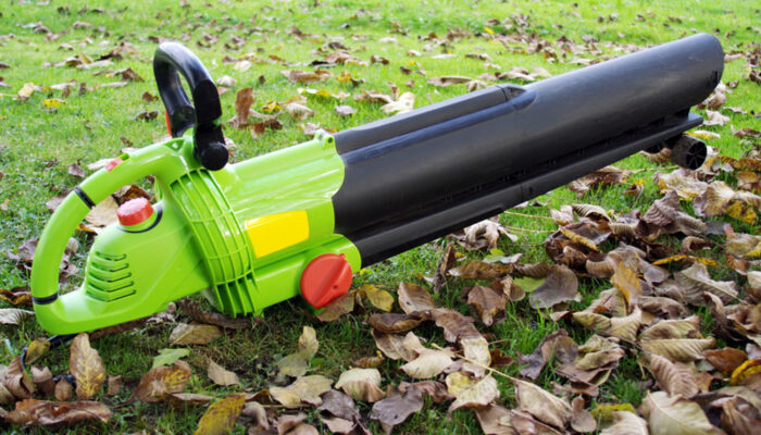 3 easy tips to find the right leaf blower