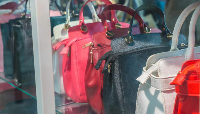 A guide to choosing the right designer coach handbag