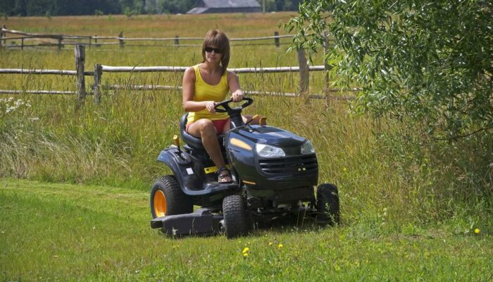 Basic characteristics of riding lawn mowers