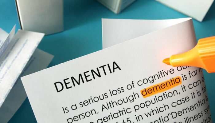 Be aware of these 7 early signs of dementia