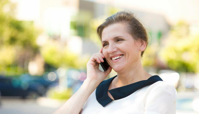 Best companies that offer free cell phones for seniors