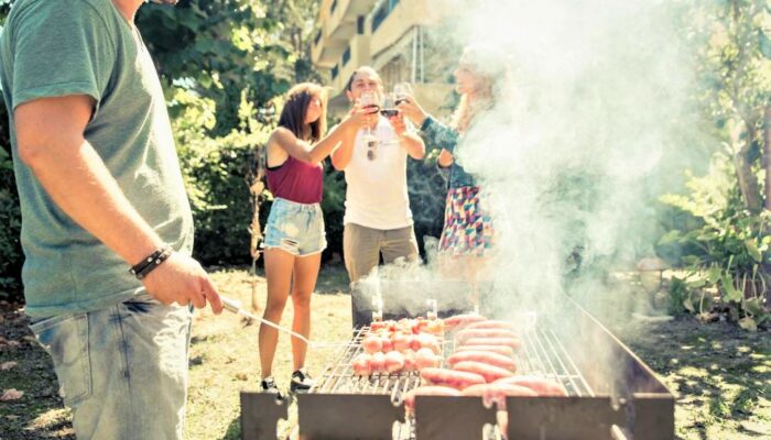 Buy the Right Grill for Outdoor Cooking this Summer