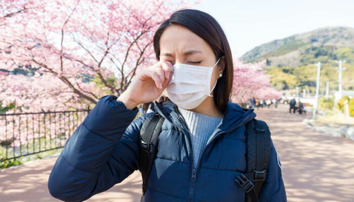 Few tips to avoid pollen allergies