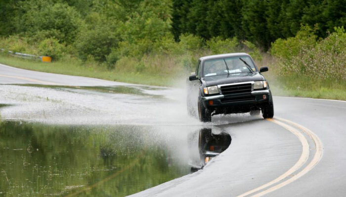 Ford F150 Truck-V8 vs V6