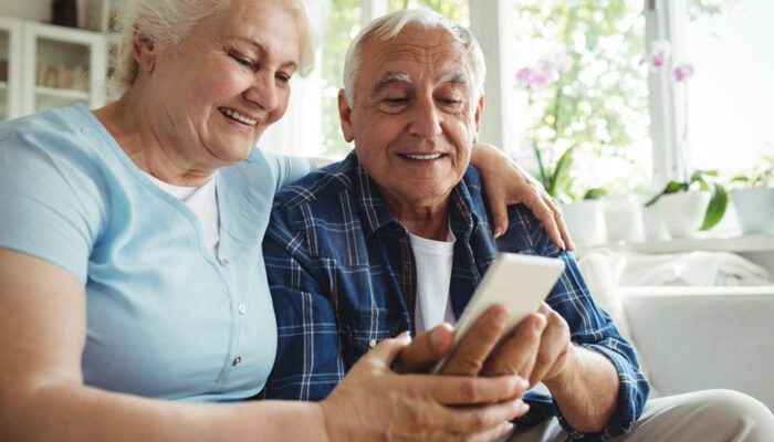 Here&#8217;s how to get free cell phones for seniors