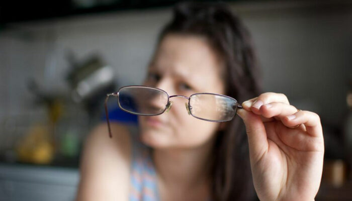 How to buy a perfect pair of eyeglasses online