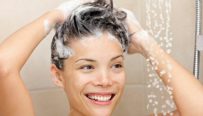 How do shampoos help fight hair loss?