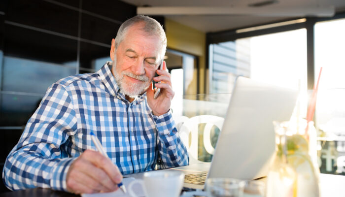 Know About The Various Cell Phone Plans For Seniors