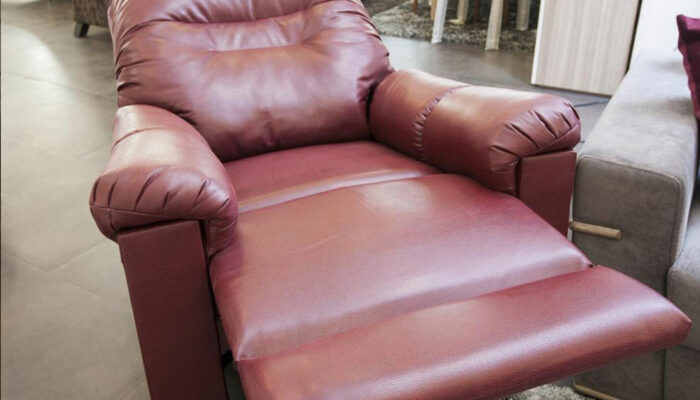 Know about the different kinds of recliners in the market