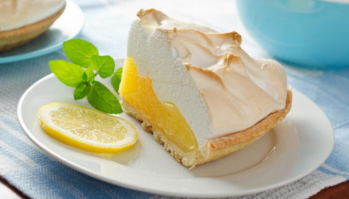 Lemon meringue pie: a quick and easy bake