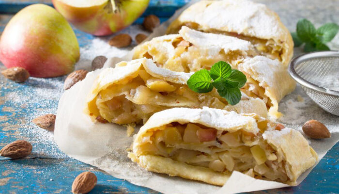 Learn to make apple strudels the quick way