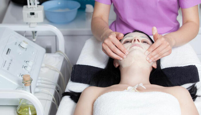 Points to consider before opening up your own salon and spa parlor