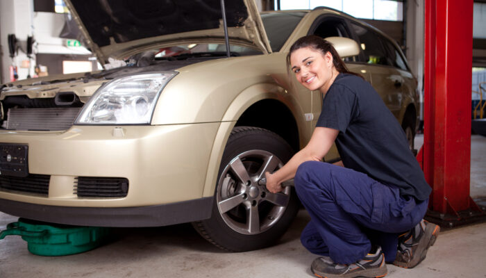 Popular Automobile Service Centers Offering Oil Change Coupons