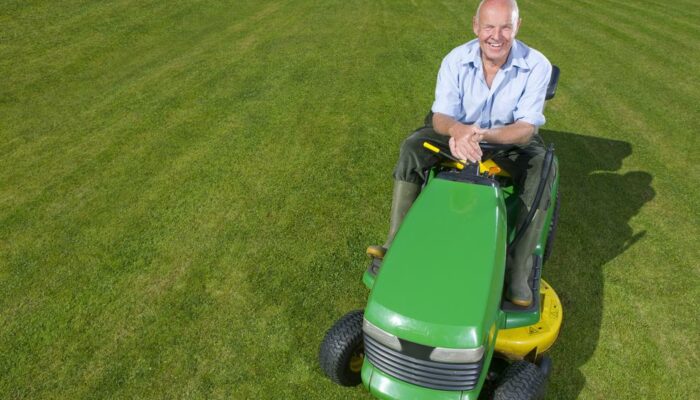 Reasons to Upgrade to Riding Lawn Mowers