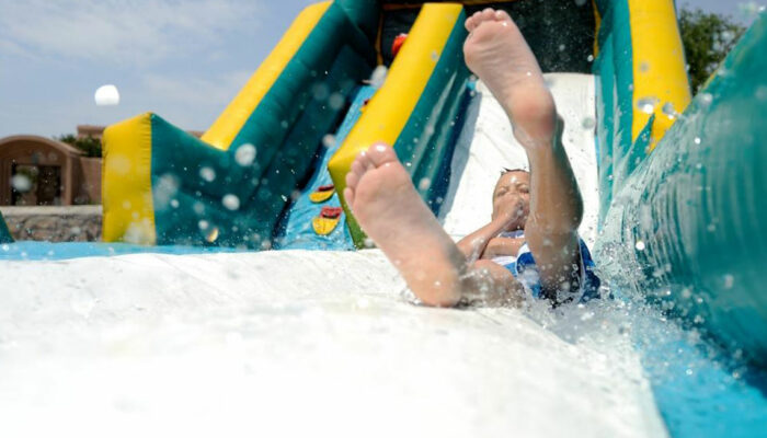 Safety tips to use inflatable water slides