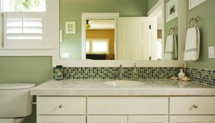 Single or double bathroom vanity: Which one should you choose?