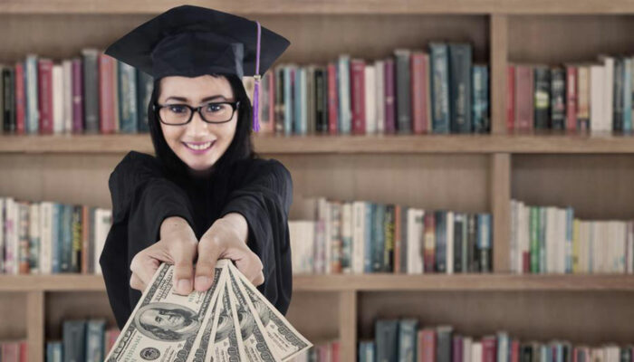 Some popular parent student loans that you can consider