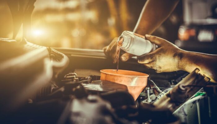 Synthetic Oil Change and How it Helps Improve the Car&#8217;s Engine