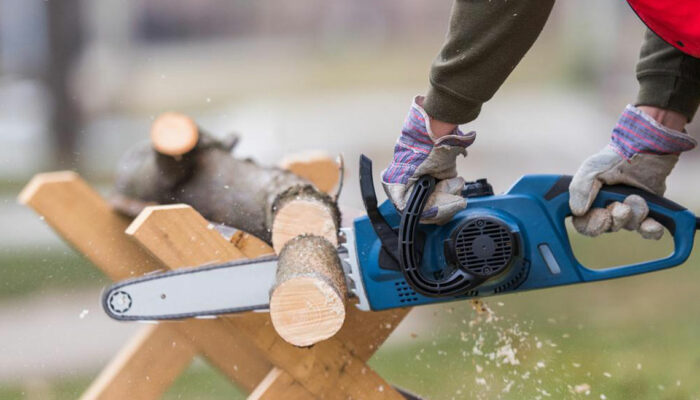 The benefits of using a petrol chainsaw