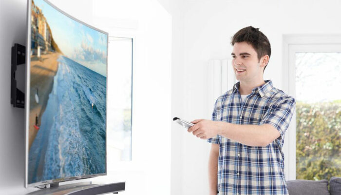 The lure of curved Samsung televisions