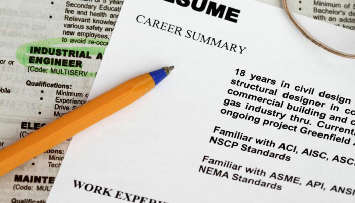 Things to consider before choosing a resume writing service