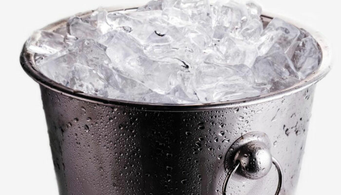 Things to consider while buying ice makers