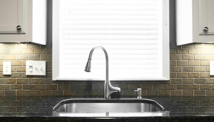 Things to consider while buying kitchen sinks