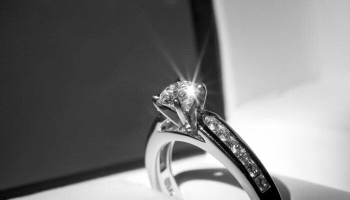 Things you need to consider before buying your engagement rings