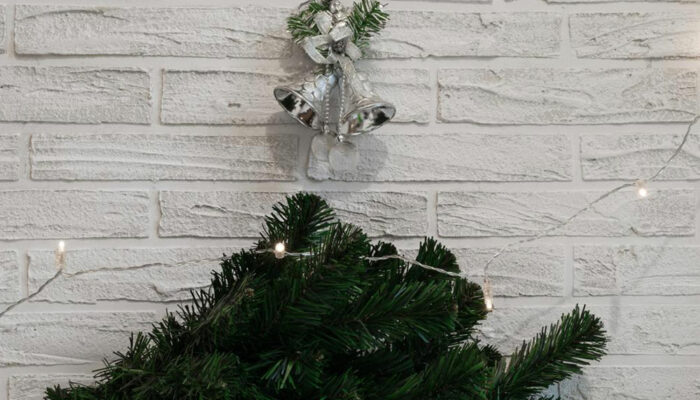 Tips for decorating your 12 ft pre-lit Christmas garland