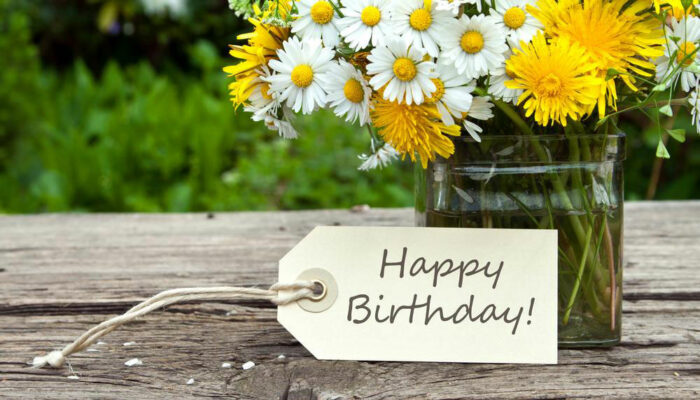 Tips on writing a personal message on birthday cards