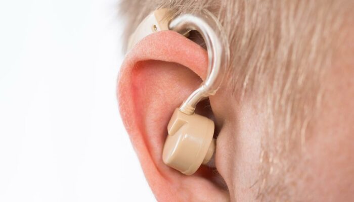 Tips to use and care for your Starkey hearing aids