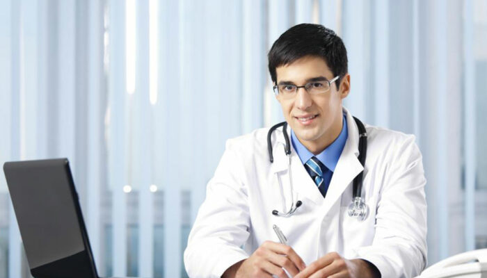 Top 4 criteria to use while looking for physician jobs online