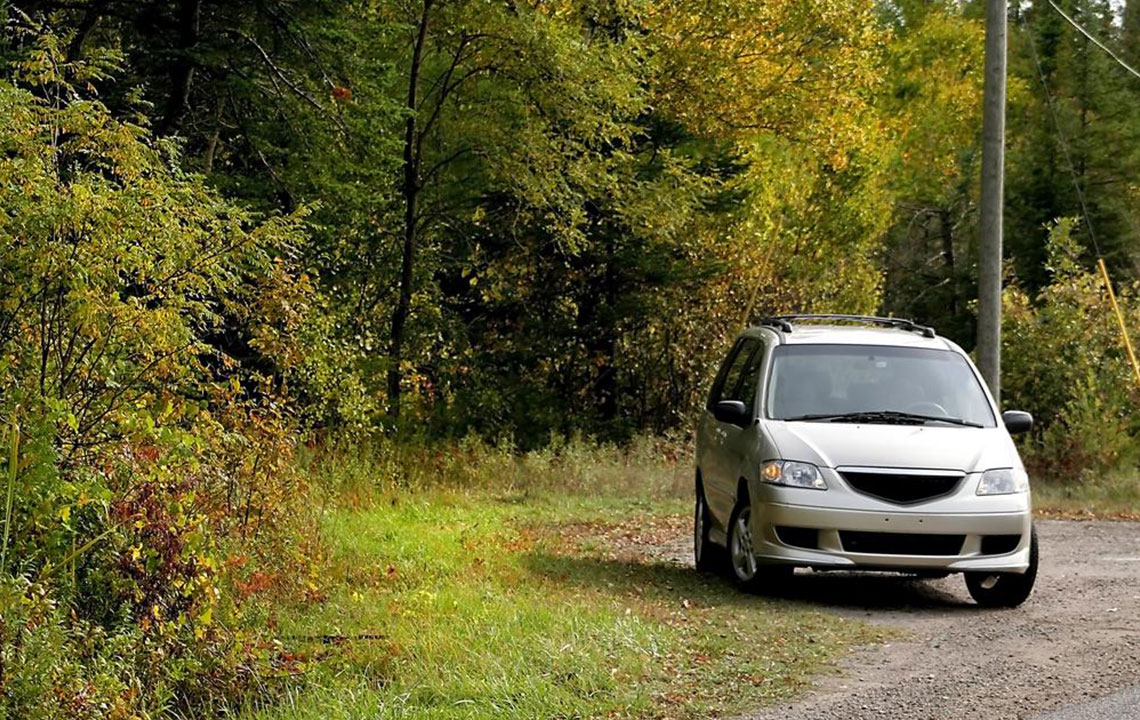 Toyota Sienna in its Generation 2 stage