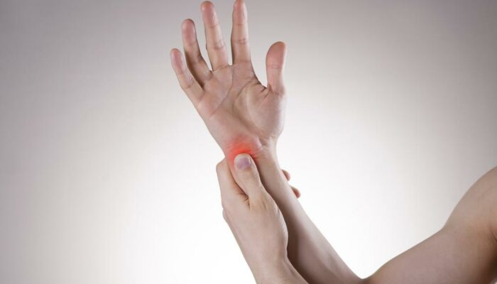 What measures can be taken to treat carpal tunnel