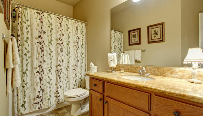 What type of curtains are best suited for bathrooms