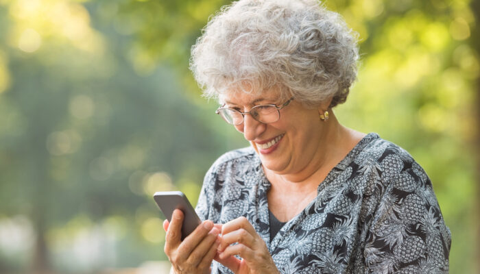 4 Questions To Ask Before Buying Jitterbug Phones For Seniors