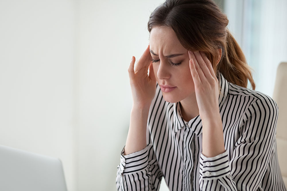 5 things to avoid doing after a migraine