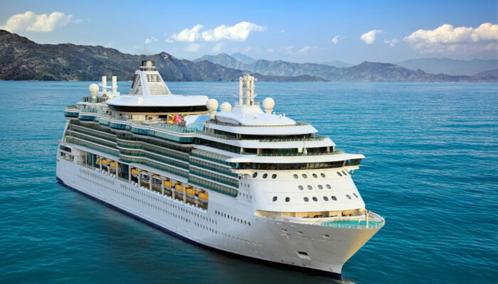 5 things you must do while on a cruise