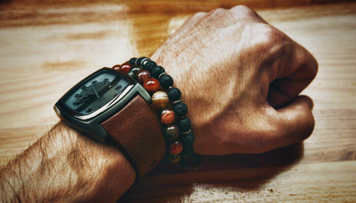 5 trendy wristbands you can buy