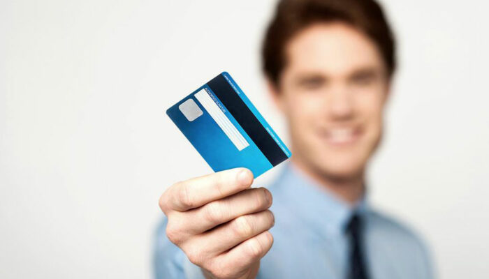 7 debit cards to avoid debt and save money